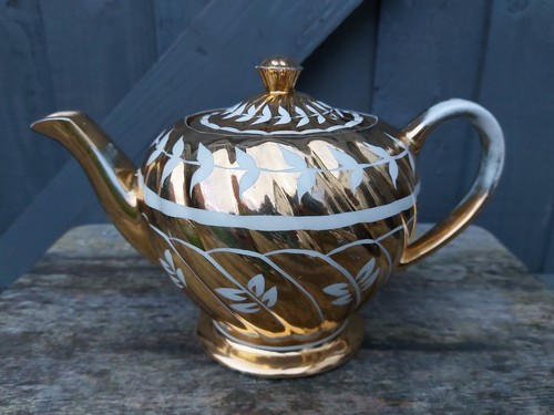 Sadlers teapot vintage - vintage, gold