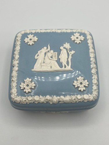 Wedgwood blue square - blue,