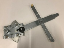 RIGHT Front Manual Window