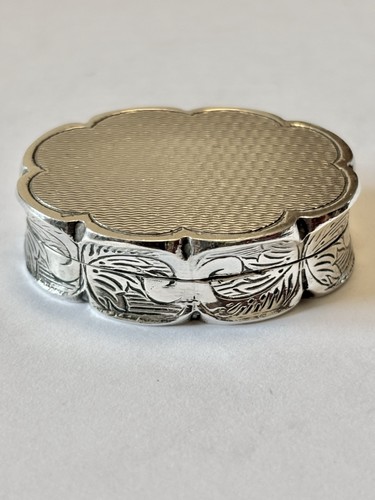 Elizabeth silver gilt snuff - elizabeth, ii