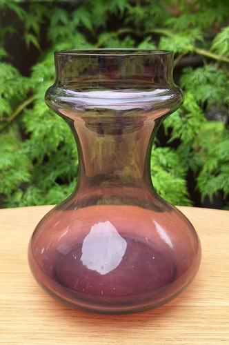 Vintage purple glass inch - 6,