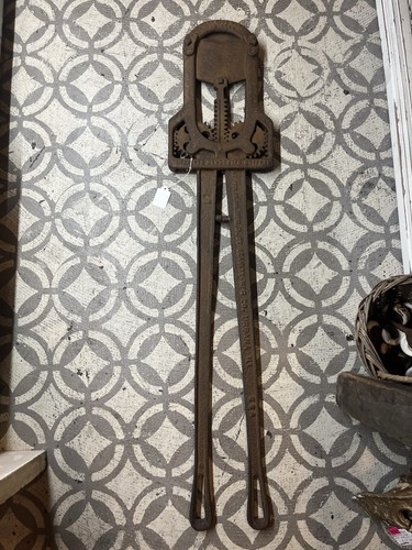 Vintage leavitt cast iron bull - cast,