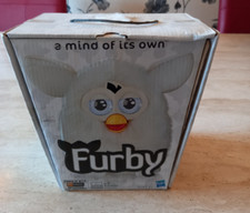 RARE!***BOXED HASBRO FURBY WHITE SNOWBALL YETI INTERACTIVE ELECTRONIC PET TOY***