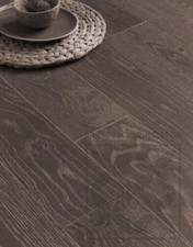 Sample: Engineered Oak