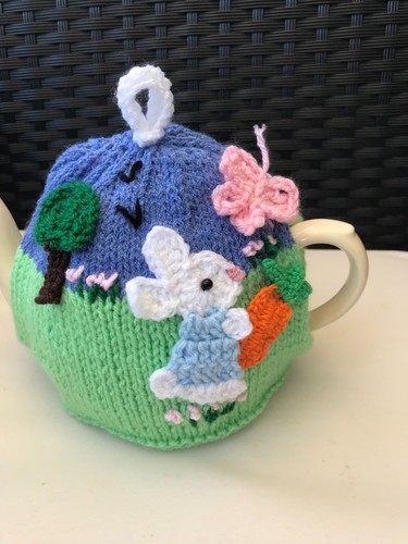 Hand knitted peter - hand,