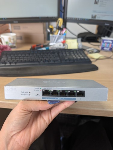 Zyxel port gigabit poe - port,