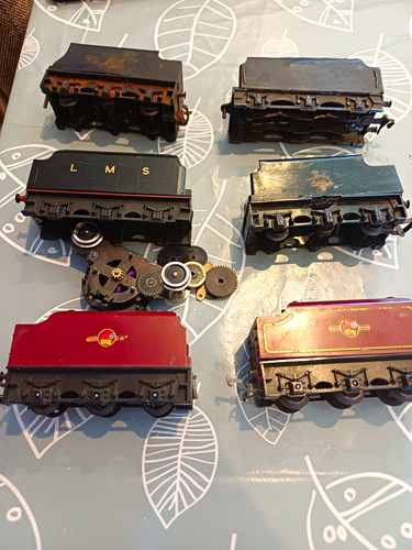 Tri ang gauge - gauge, tender