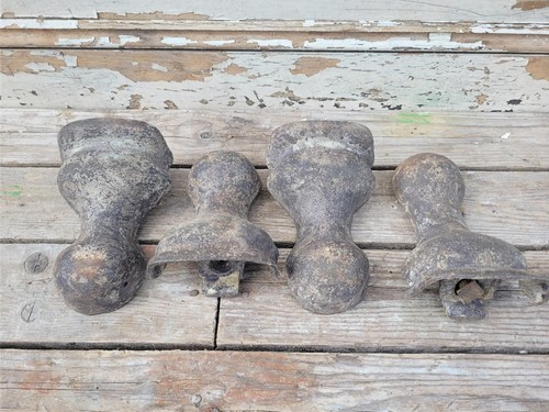 Set antique cast iron - of, 4