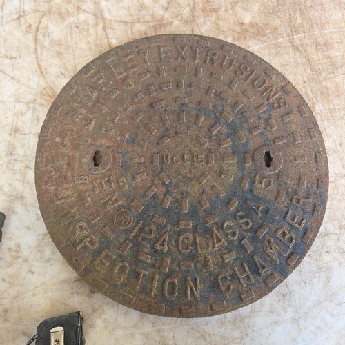 Round cast iron - manhole, cover