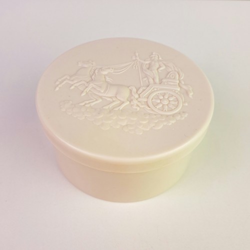 Vintage powder puff box - powder,