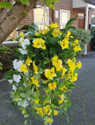 Artificial flowers hanging - artificial,