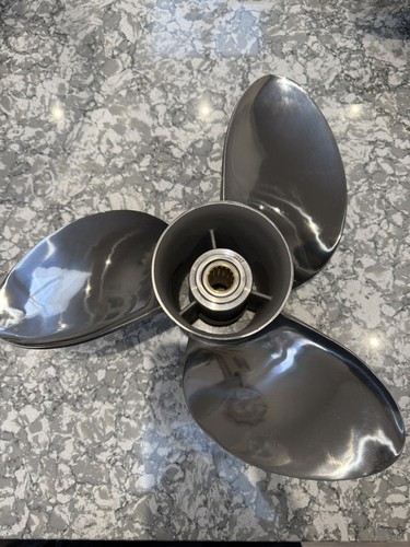 Suzuki propeller comp - suzuki,