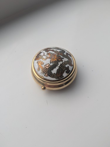 Vintage dragon round gold - dragon, tone