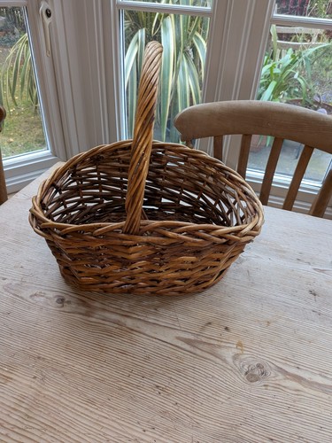 Vintage wicker shopping gift - shopping,