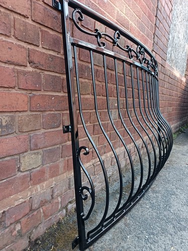Powder coated metal juliet - powder,