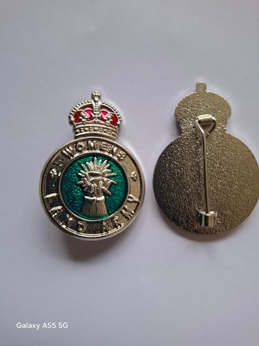 Womens land army - womens, badge