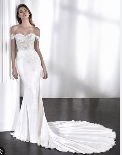 Pronovias wedding dress - pronovias,