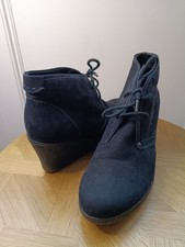 Pavers Women's black suede