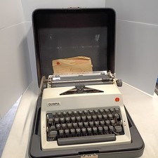 Vintage 1972 Olympia SM9 Mechanical Typewriter w/Case White Ivory Works Ribbon