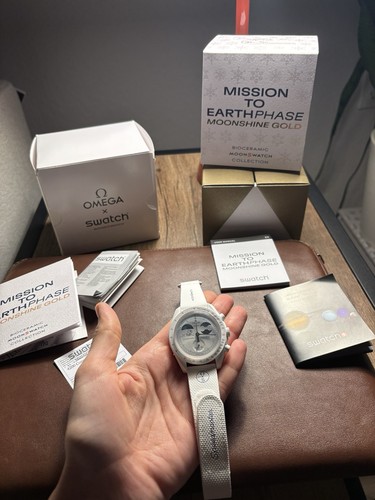 Brand new never - worn, swatch