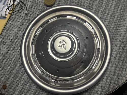 Rolls royce wheel trim vented - rolls,