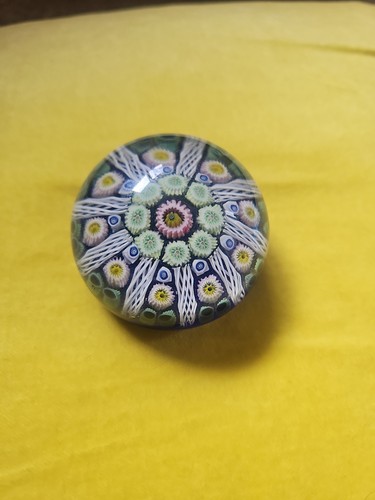 Vintage strathearn art glass - art,