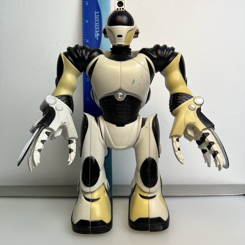 2005 robosapien mini robot - v2,