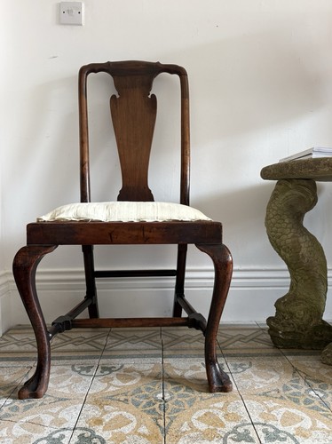 Early 19thc walnut queen - an,
