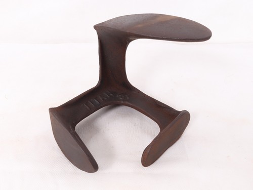 Vintage titan cast - cast, shoe