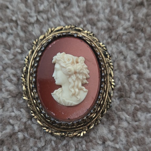 Oval cameo brooch pin - cameo,