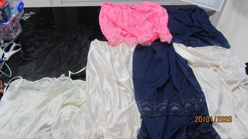 Job lot vintage items - 13,