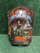 Tomb Raider LARA CROFT IN TOMB