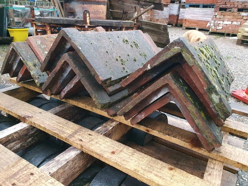Angled ridges interlocking - angled,