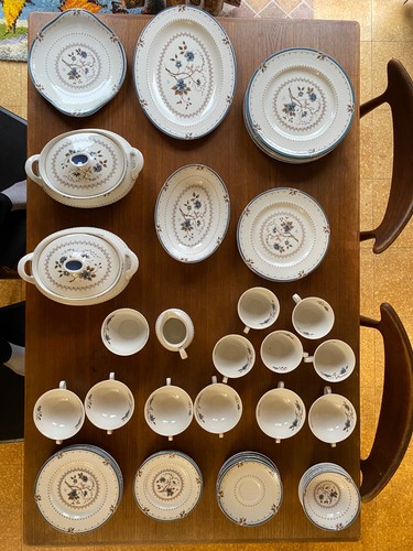 Royal doulton dinner service - doulton,