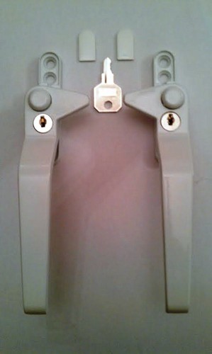 Avocet locking cockspur upvc - locking,