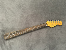 STRATOCASTER 21 FRET MAPLE