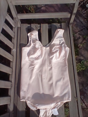Bnwt 40e anita mylena - bnwt,