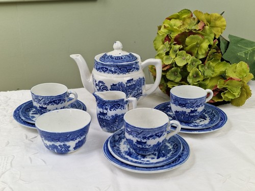 Antique child willow pattern - antique, child's
