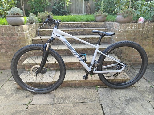 Giant talon mountain bike - mountain,