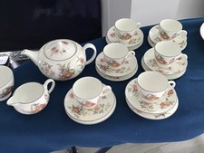 WEDGWOOD PHILIPPA TEA SET, TEAPOT , 6 TRIOS, JUG +SUGAR BOWL