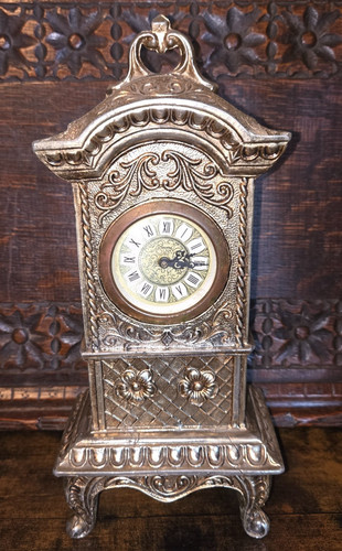 Vintage gold colour cast iron - gold,