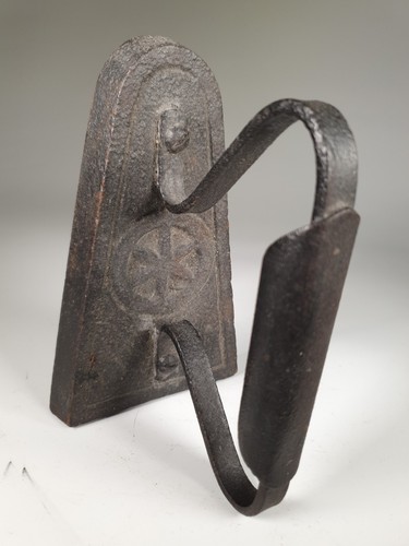 Vintage cast iron sad - cast,
