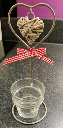 Wicker love heart metal and - wicker,