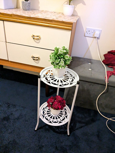 White metal tier round plant - metal,