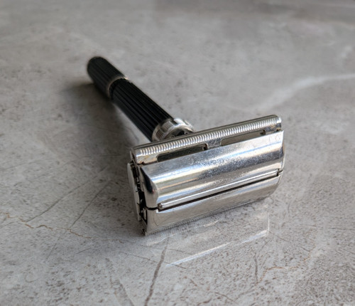 1974 gillette black - ,