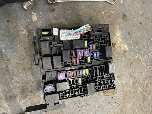 Mitsubishi l200 fuse box under - mitsubishi,