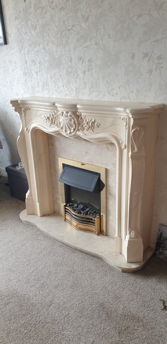 Marble back and hearth fire - back,