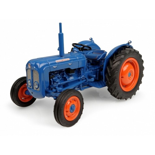 Universal hobbies fordson - hobbies, 1/32