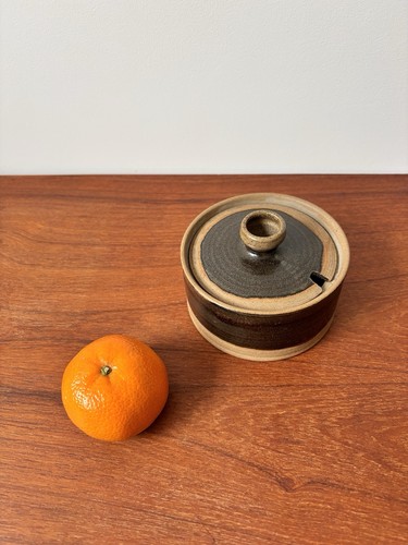Studio pottery isle - studio, of