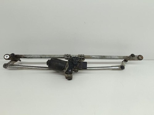 23002925 front windscreen